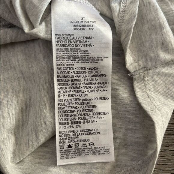 Nike Kids Gray T-Shirt with Heart Design - Picture 3 of 3